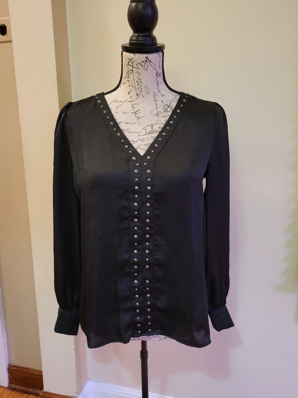 Vince Camuto Studded V-Neck Long Sleeve Blouse Black XS